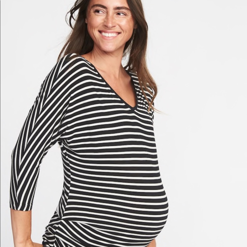 Old navy maternity top